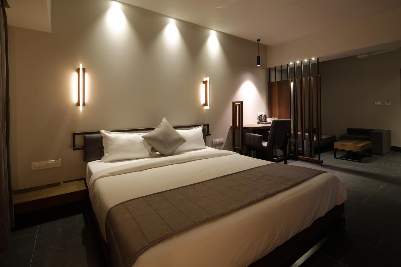 Carrefour Hotel