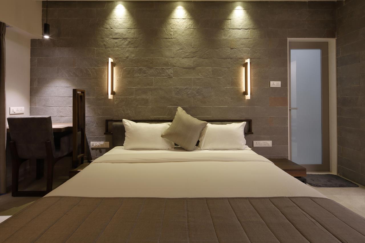 Carrefour Hotel